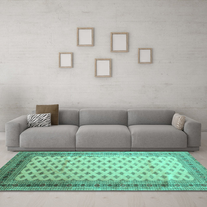 Machine Washable Persian Turquoise Traditional Area Rugs in a Living Room,, wshtr325turq