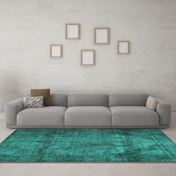 Machine Washable Persian Turquoise Traditional Area Rugs in a Living Room,, wshtr3260turq
