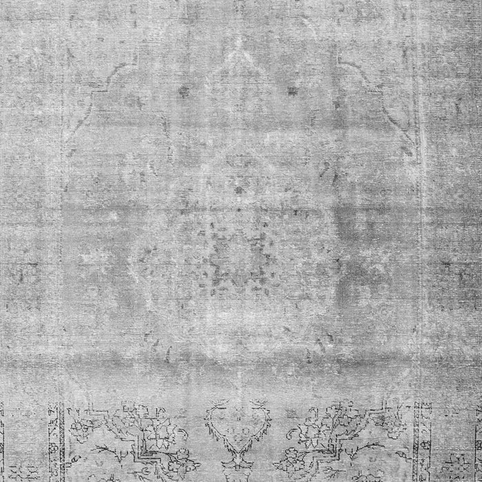 Serging Thickness of Machine Washable Persian Gray Traditional Rug, wshtr3262gry