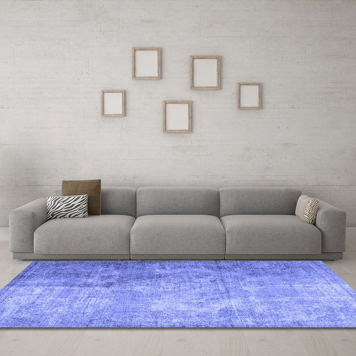 Machine Washable Persian Blue Traditional Rug in a Living Room, wshtr3264blu