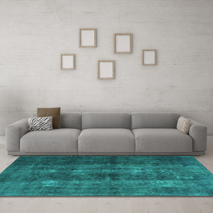Machine Washable Persian Turquoise Traditional Area Rugs in a Living Room,, wshtr3266turq