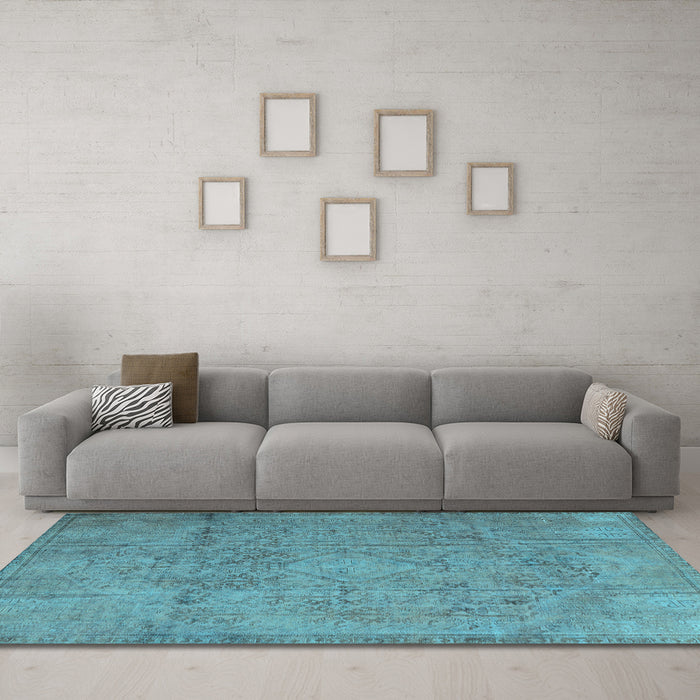 Machine Washable Persian Light Blue Traditional Rug in a Living Room, wshtr3268lblu