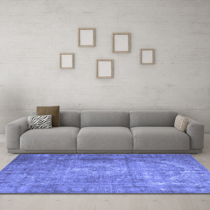 Machine Washable Persian Blue Traditional Rug in a Living Room, wshtr3269blu