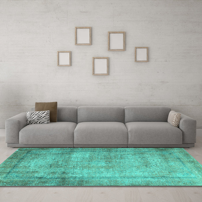 Machine Washable Persian Turquoise Traditional Area Rugs in a Living Room,, wshtr3272turq