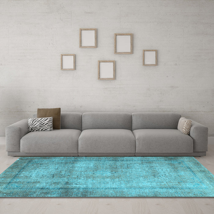Machine Washable Persian Light Blue Traditional Rug in a Living Room, wshtr3272lblu