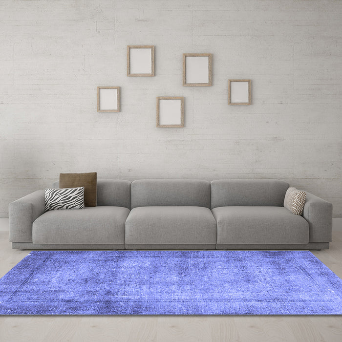 Machine Washable Persian Blue Traditional Rug in a Living Room, wshtr3272blu