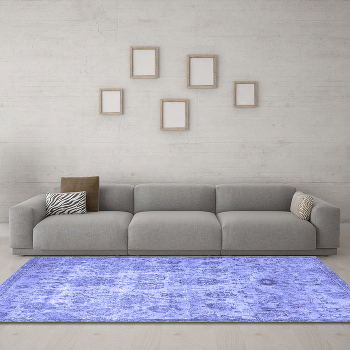 Machine Washable Persian Blue Traditional Rug in a Living Room, wshtr3273blu