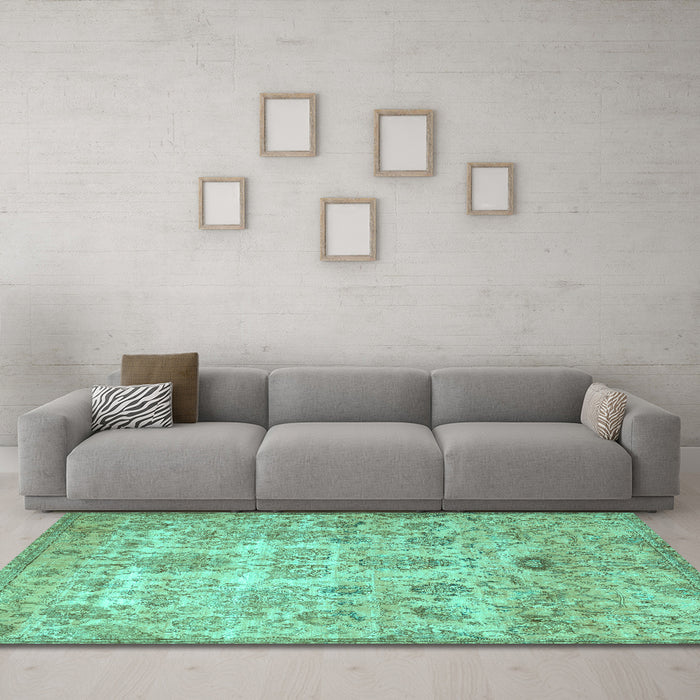 Machine Washable Persian Turquoise Traditional Area Rugs in a Living Room,, wshtr3273turq