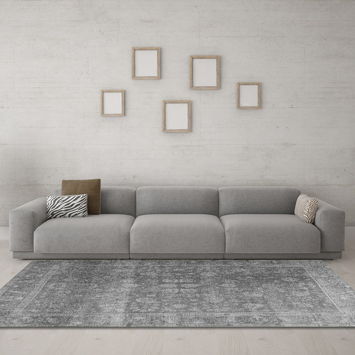 Machine Washable Persian Gray Traditional Rug in a Living Room,, wshtr3276gry