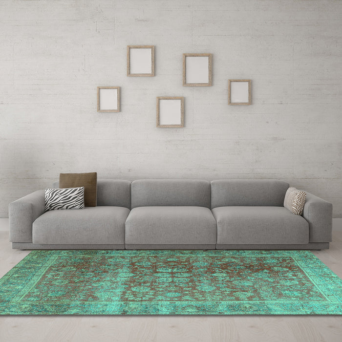 Machine Washable Persian Turquoise Traditional Area Rugs in a Living Room,, wshtr3276turq