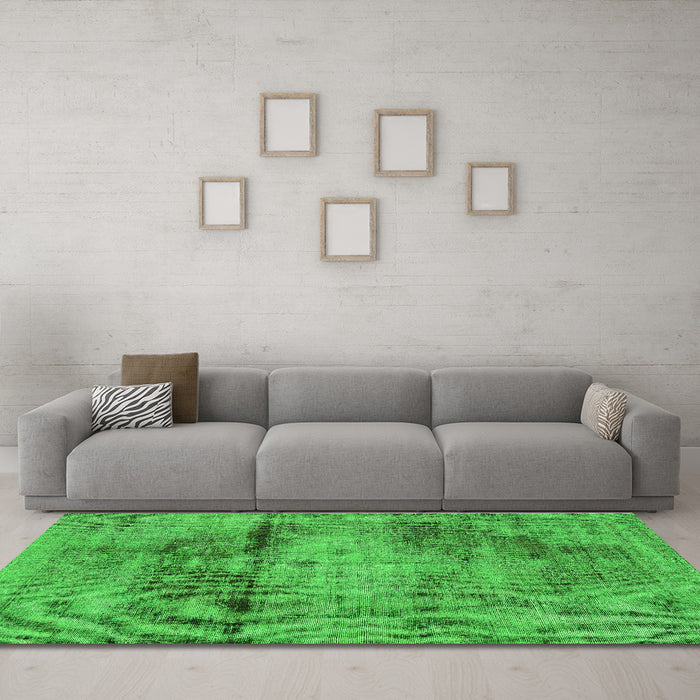 Machine Washable Persian Green Traditional Area Rugs in a Living Room,, wshtr3278grn