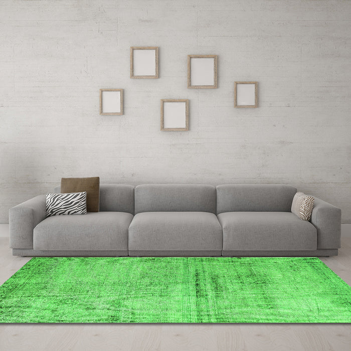 Machine Washable Persian Green Traditional Area Rugs in a Living Room,, wshtr3279grn