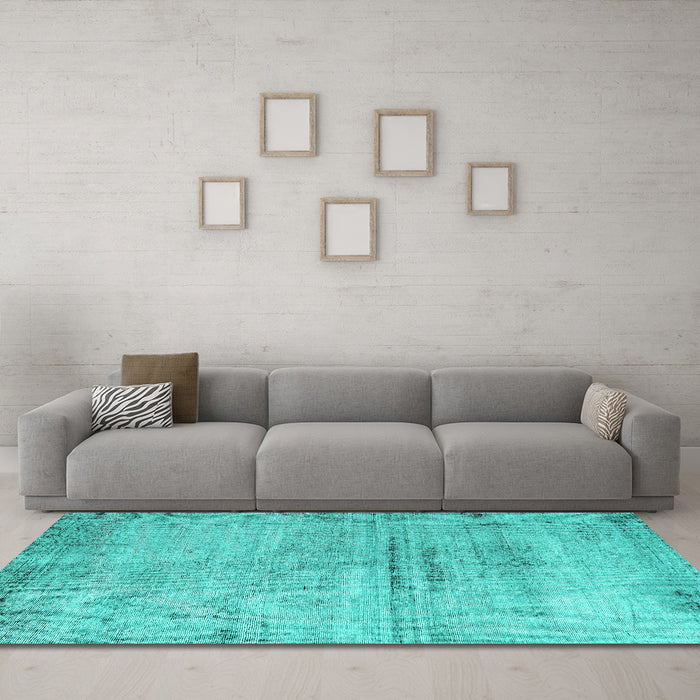 Machine Washable Persian Turquoise Traditional Area Rugs in a Living Room,, wshtr3279turq