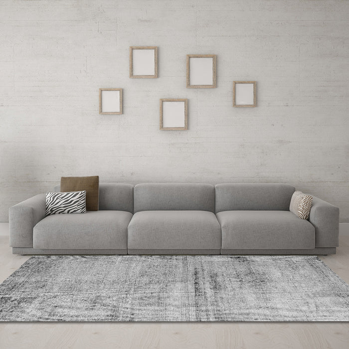 Machine Washable Persian Gray Traditional Rug in a Living Room,, wshtr3279gry