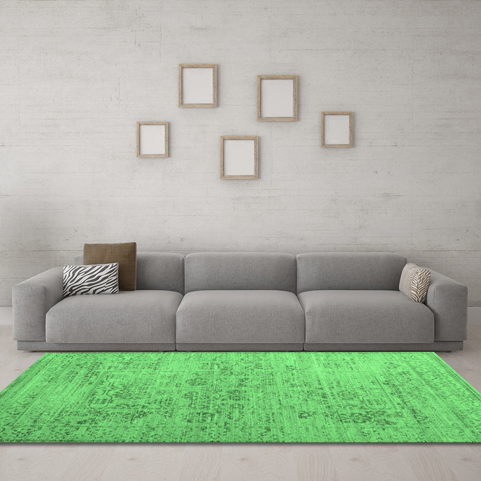 Machine Washable Persian Emerald Green Traditional Area Rugs in a Living Room,, wshtr327emgrn