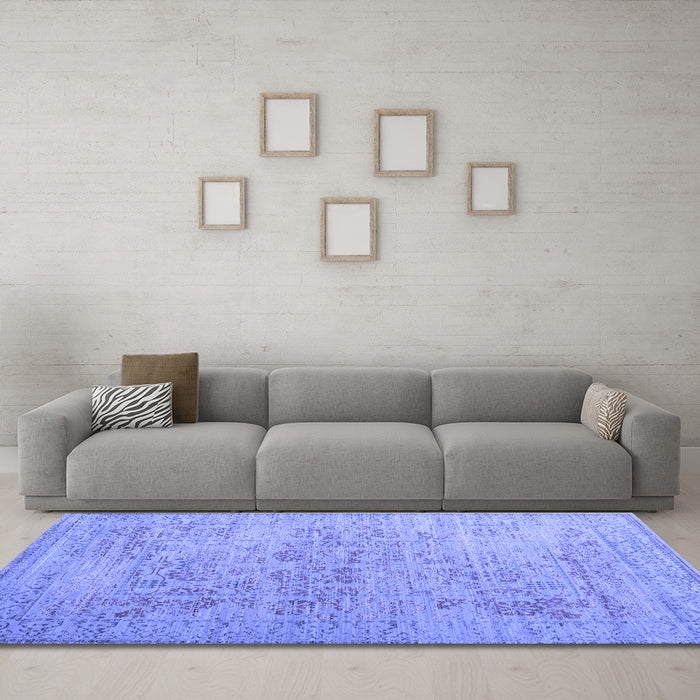 Machine Washable Persian Blue Traditional Rug in a Living Room, wshtr327blu