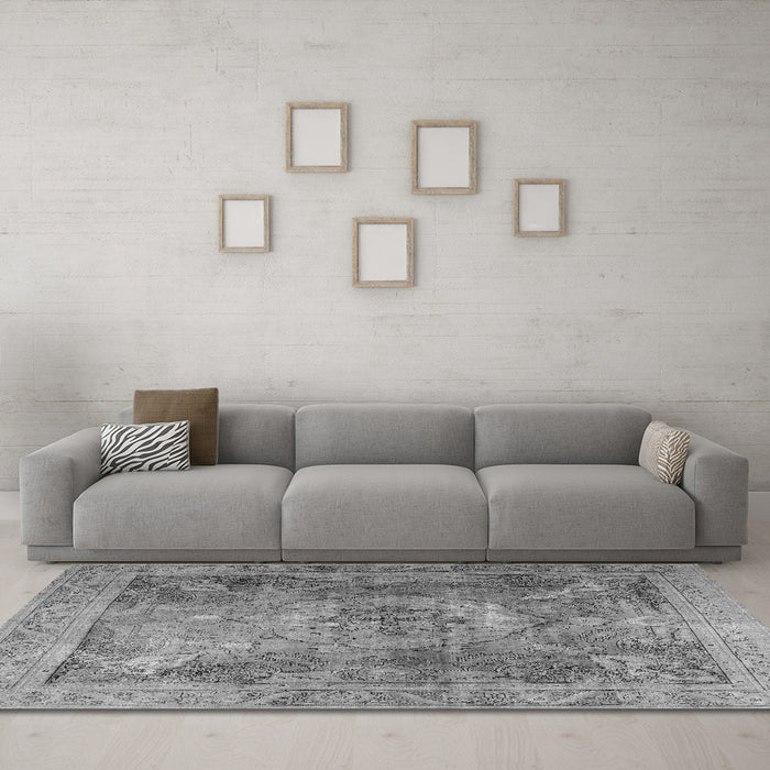 Machine Washable Persian Gray Traditional Rug in a Living Room,, wshtr3280gry