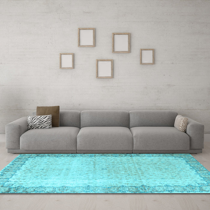 Machine Washable Persian Light Blue Traditional Rug in a Living Room, wshtr3281lblu