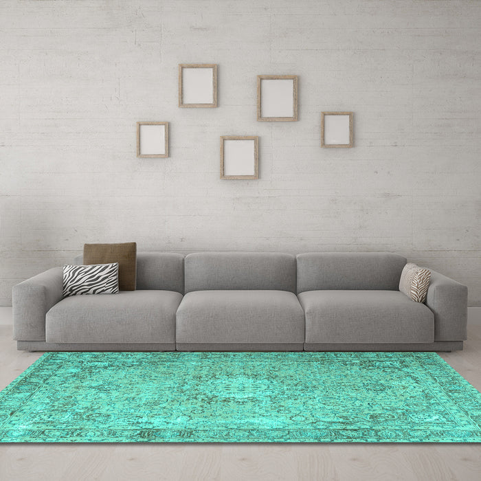 Machine Washable Persian Turquoise Traditional Area Rugs in a Living Room,, wshtr3282turq