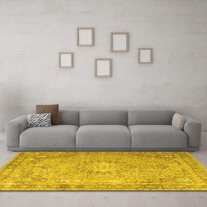 Machine Washable Persian Yellow Traditional Rug in a Living Room, wshtr3282yw