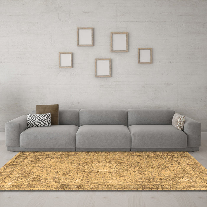 Machine Washable Persian Brown Traditional Rug in a Living Room,, wshtr3282brn