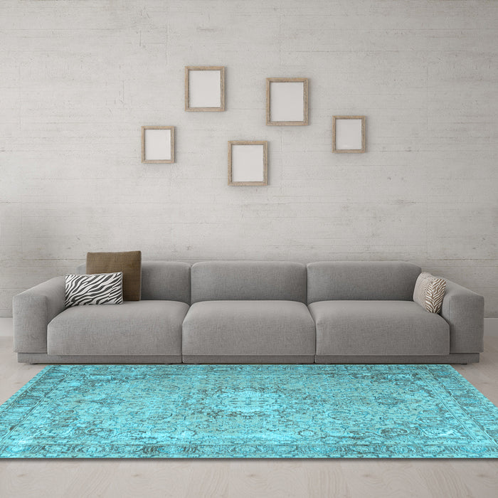 Machine Washable Persian Light Blue Traditional Rug in a Living Room, wshtr3282lblu