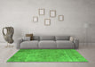 Machine Washable Persian Green Traditional Area Rugs in a Living Room,, wshtr3283grn