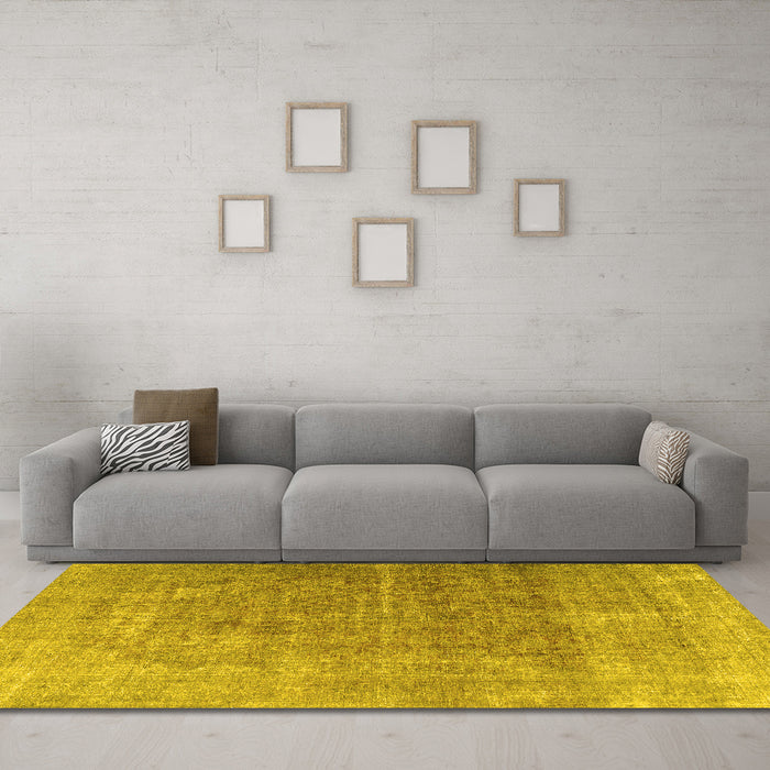 Machine Washable Persian Yellow Traditional Rug in a Living Room, wshtr3284yw