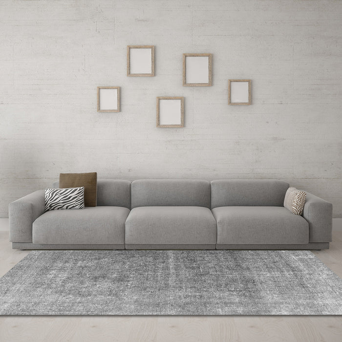 Machine Washable Persian Gray Traditional Rug in a Living Room,, wshtr3284gry