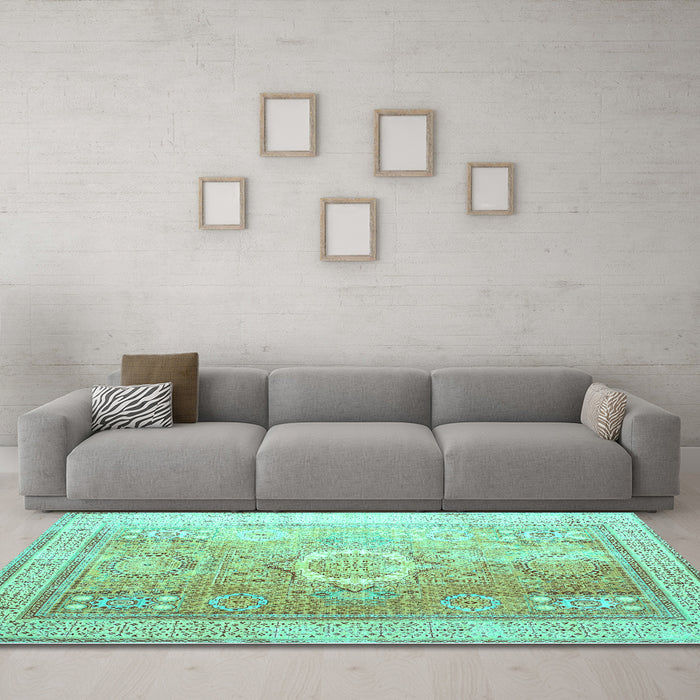 Machine Washable Persian Turquoise Traditional Area Rugs in a Living Room,, wshtr328turq