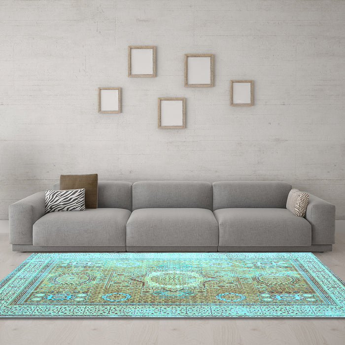 Machine Washable Persian Light Blue Traditional Rug in a Living Room, wshtr328lblu