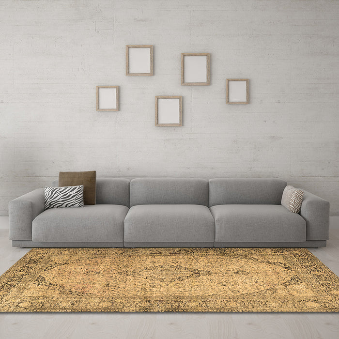 Machine Washable Persian Brown Traditional Rug in a Living Room,, wshtr3290brn