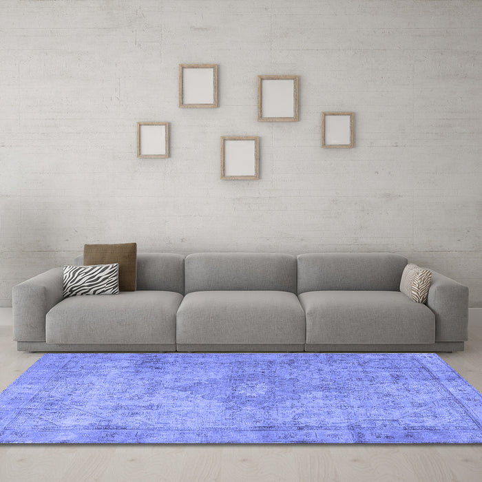 Machine Washable Persian Blue Traditional Rug in a Living Room, wshtr3291blu