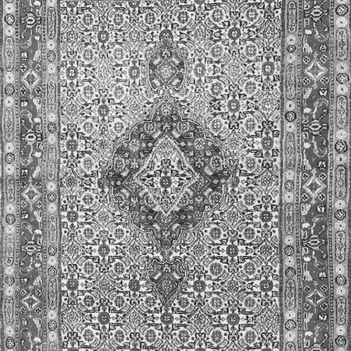 Serging Thickness of Machine Washable Persian Gray Traditional Rug, wshtr3293gry