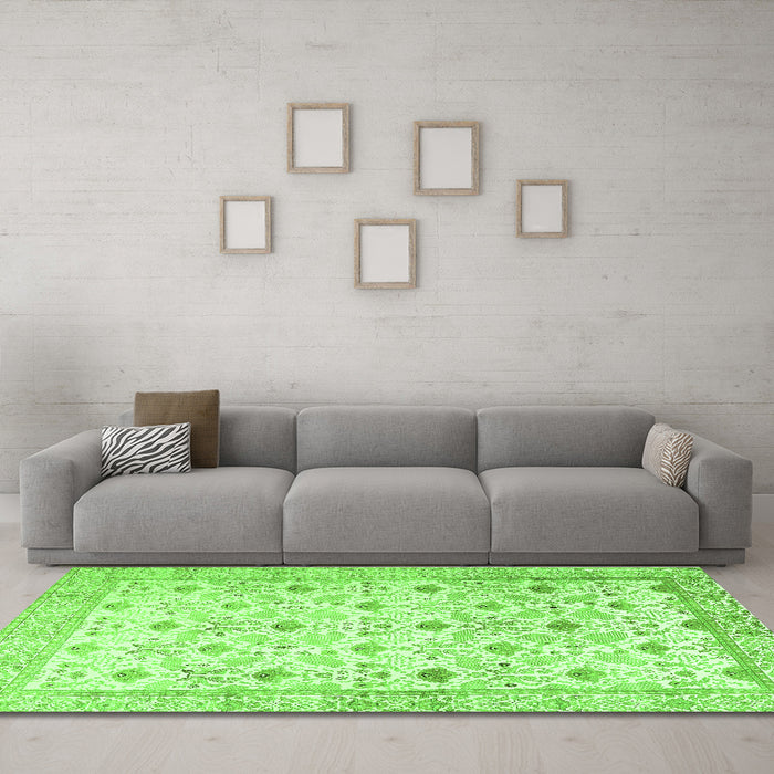 Machine Washable Persian Green Traditional Area Rugs in a Living Room,, wshtr3296grn