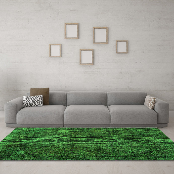 Machine Washable Persian Green Traditional Area Rugs in a Living Room,, wshtr3302grn