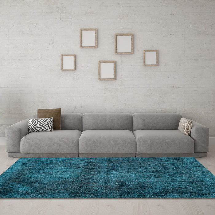 Machine Washable Persian Light Blue Traditional Rug in a Living Room, wshtr3302lblu