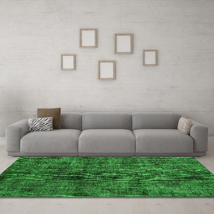 Machine Washable Persian Green Traditional Area Rugs in a Living Room,, wshtr3303grn