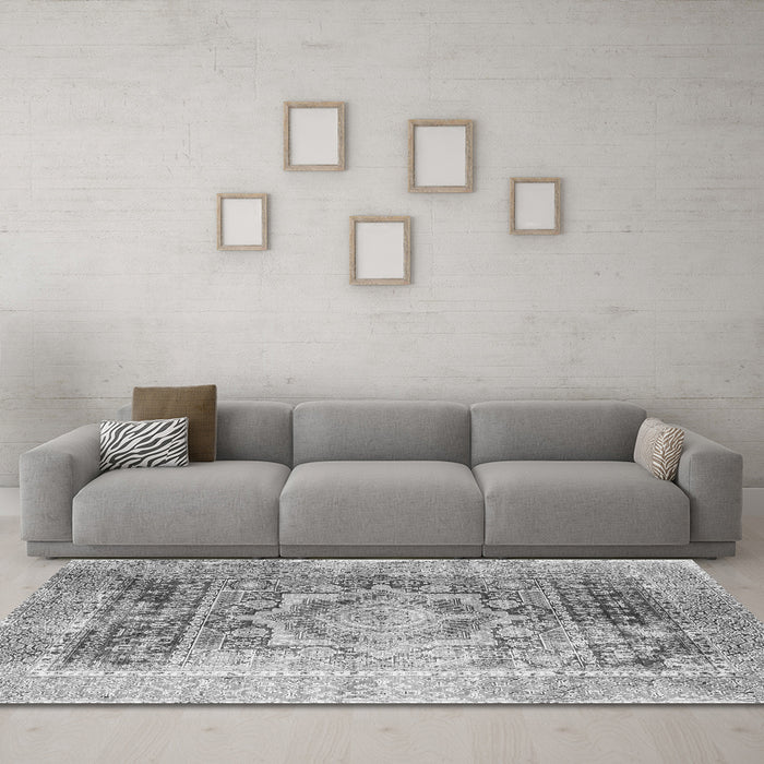 Machine Washable Persian Gray Traditional Rug in a Living Room,, wshtr330gry