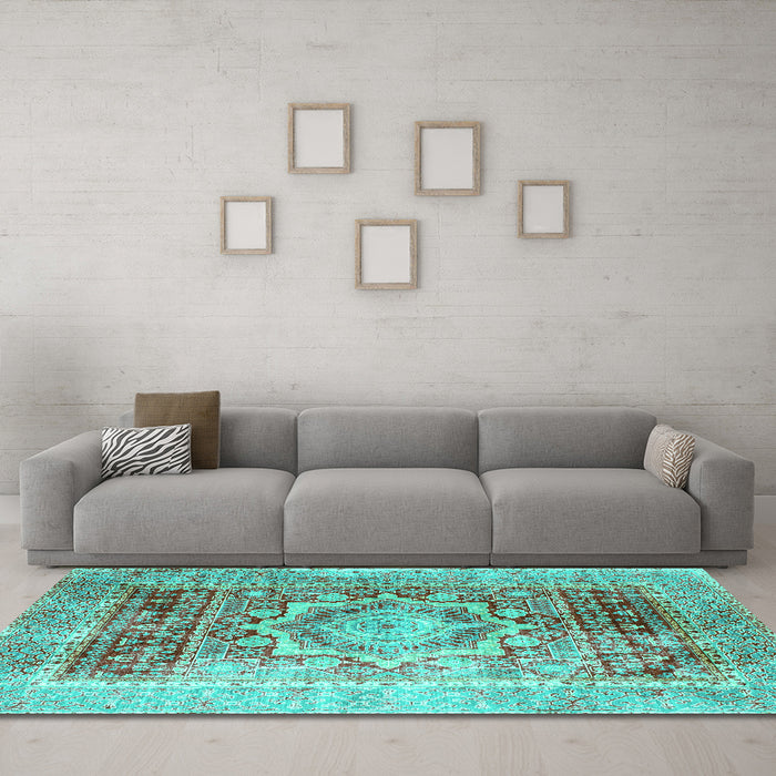 Machine Washable Persian Turquoise Traditional Area Rugs in a Living Room,, wshtr330turq