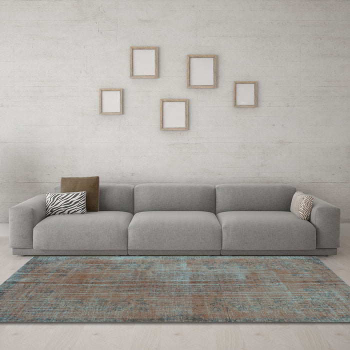 Machine Washable Persian Light Blue Traditional Rug in a Living Room, wshtr3310lblu