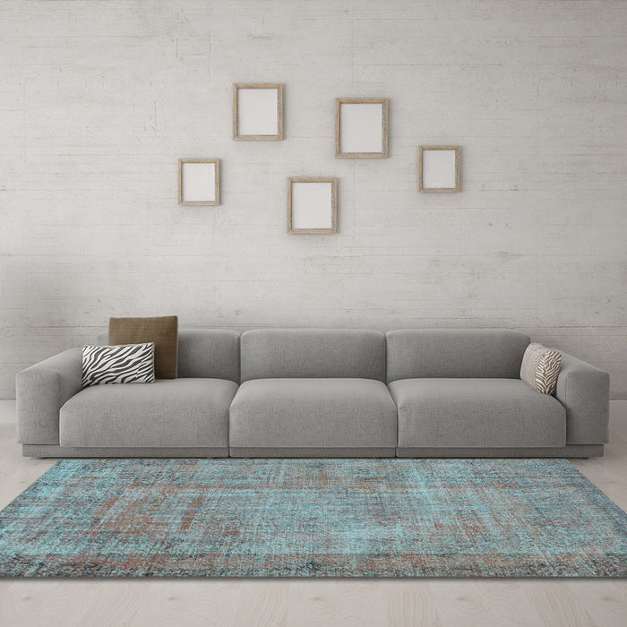 Machine Washable Persian Light Blue Traditional Rug in a Living Room, wshtr3311lblu