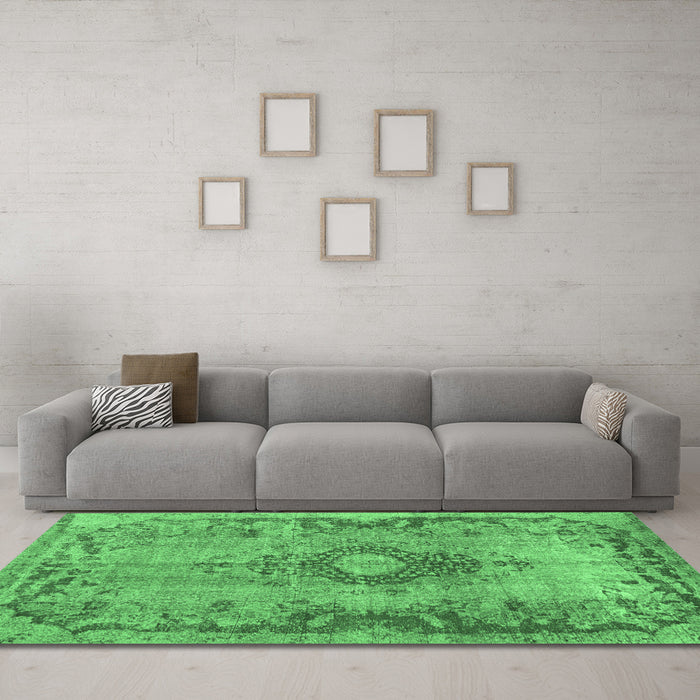 Machine Washable Medallion Emerald Green Traditional Area Rugs in a Living Room,, wshtr3312emgrn