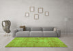 Machine Washable Persian Green Traditional Area Rugs in a Living Room,, wshtr3314grn