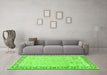 Machine Washable Persian Green Traditional Area Rugs in a Living Room,, wshtr3316grn