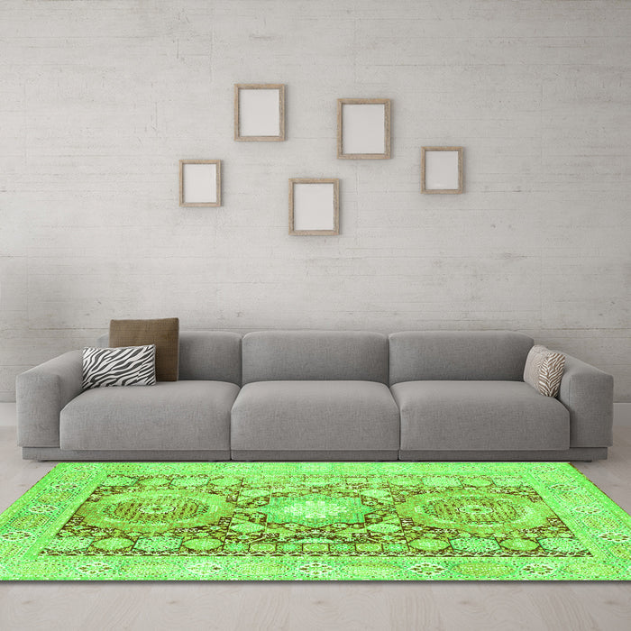 Machine Washable Persian Green Traditional Area Rugs in a Living Room,, wshtr331grn