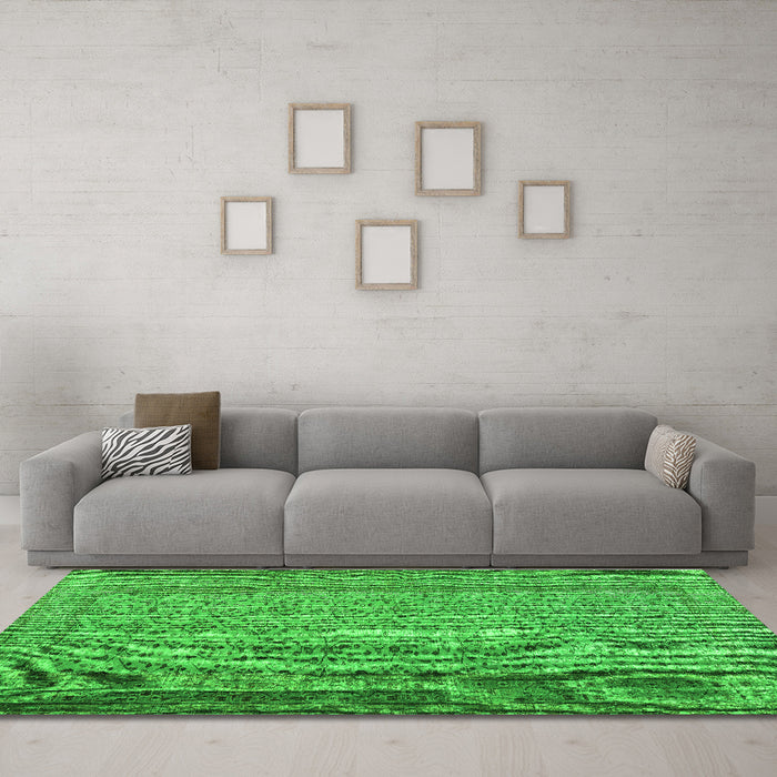 Machine Washable Persian Green Traditional Area Rugs in a Living Room,, wshtr3321grn