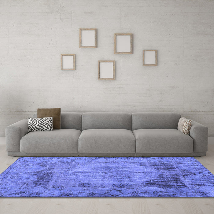 Machine Washable Persian Blue Traditional Rug in a Living Room, wshtr3324blu