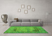 Machine Washable Persian Green Traditional Area Rugs in a Living Room,, wshtr3324grn