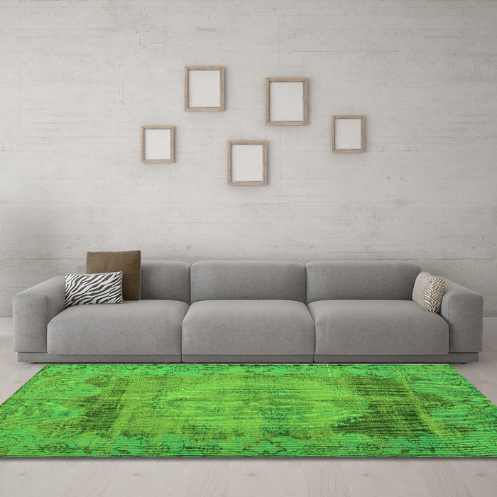 Machine Washable Persian Green Traditional Area Rugs in a Living Room,, wshtr3324grn